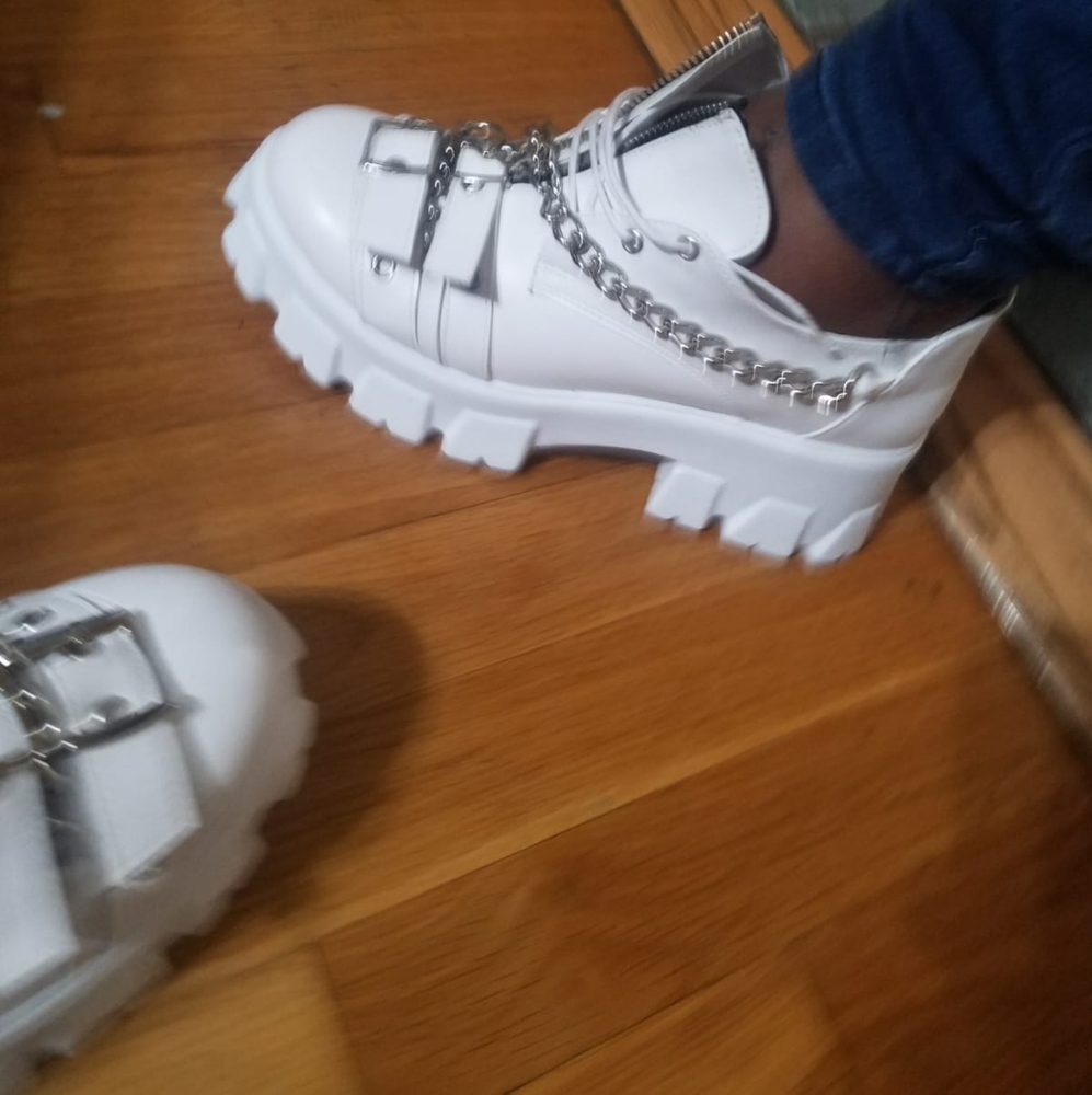 Shoes - Picture 2 of 3